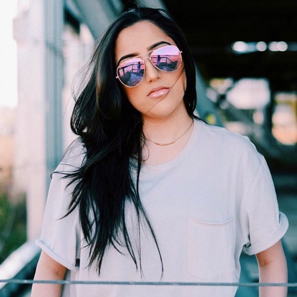 Meet your Posher, Dia - Picture 2 of 2