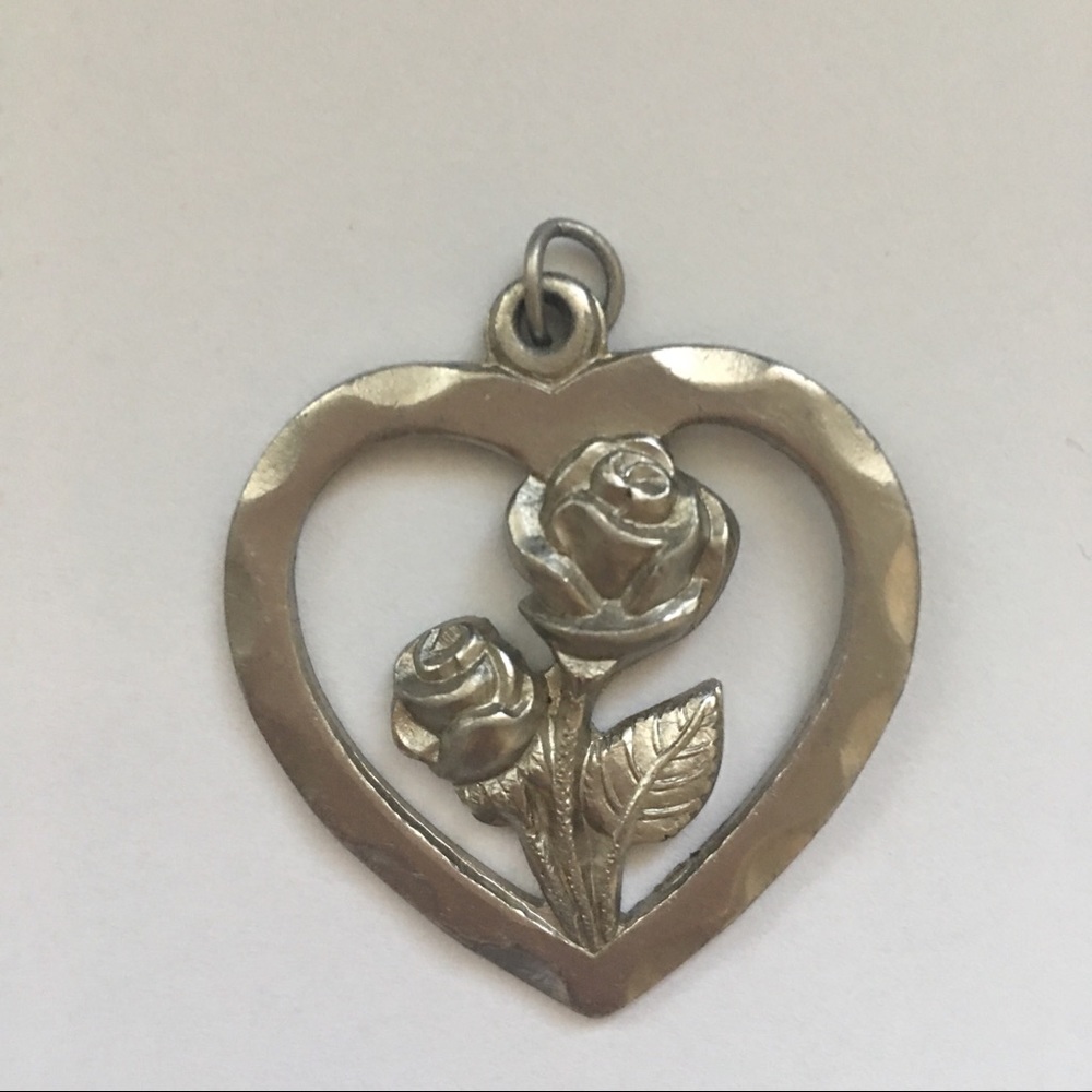 Rose heart pendant