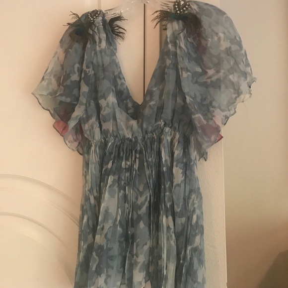 Top - Picture 2 of 2