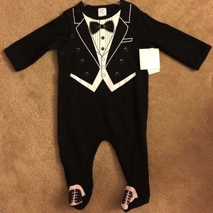NWT Baby Tuxedo Long-Sleeve Onesie with Beanie Hat