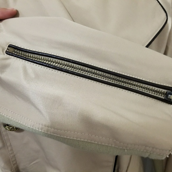 NWT* Khaki Trenchcoat BCBGeneration* - Picture 5 of 6