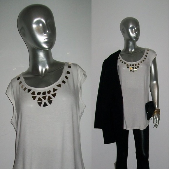 Triangle Tank - Picture 1 of 4