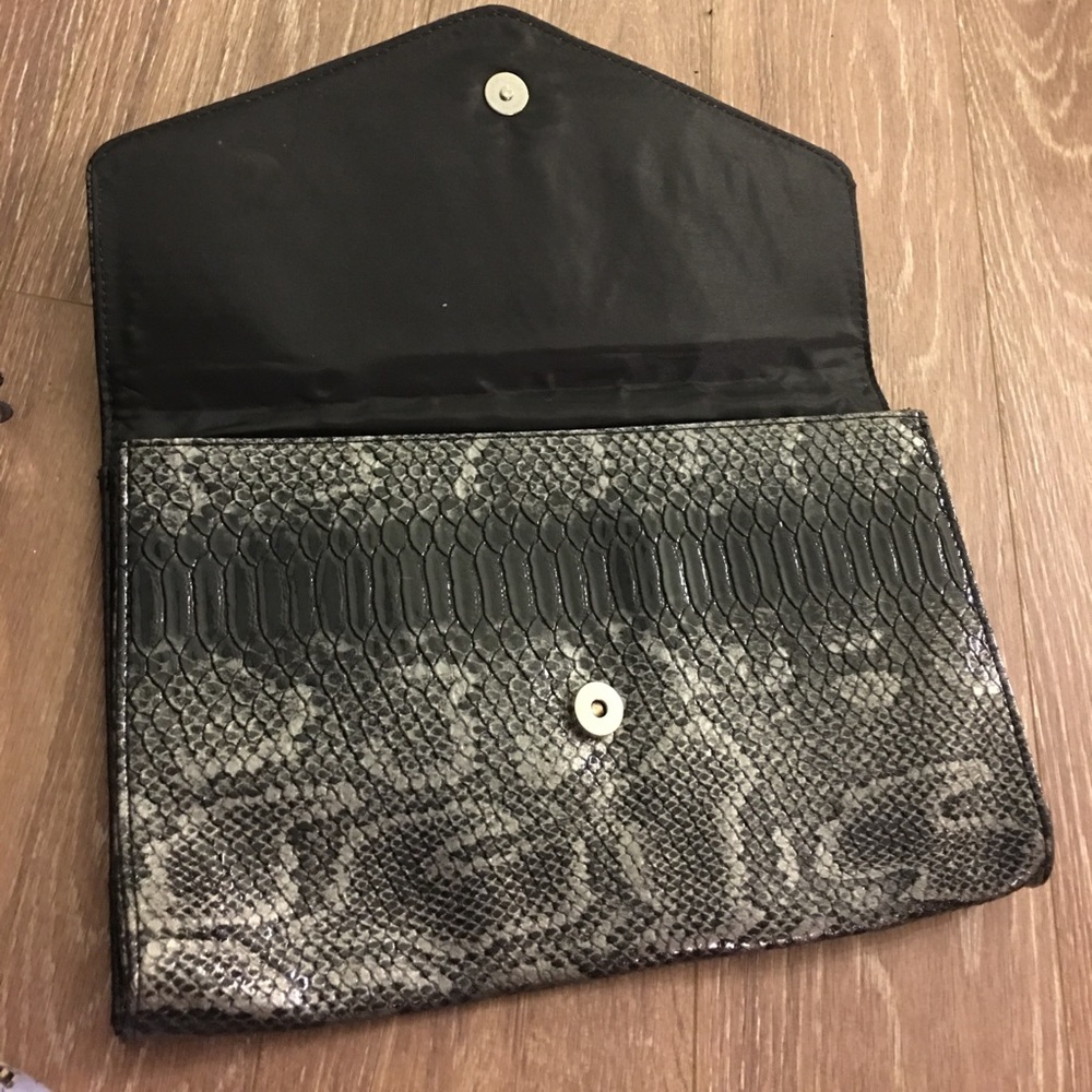 Large clutch - Picture 2 of 2