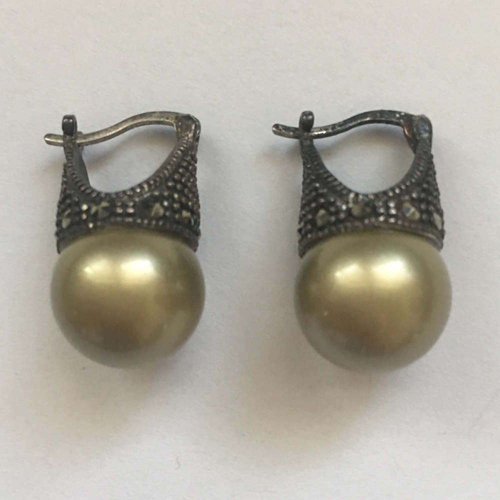 Antique gold pearl earrings