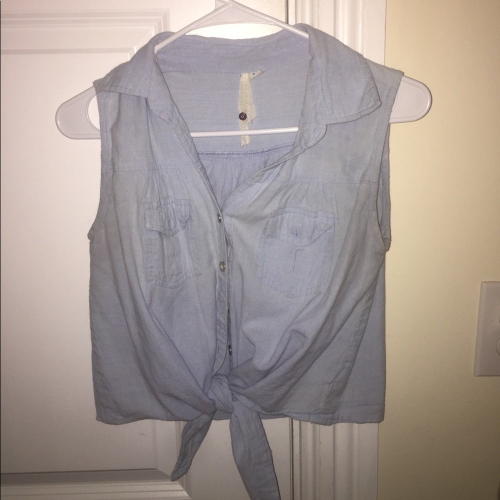 Cropped jean shirt