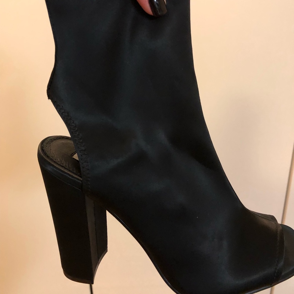 SALE ! Open Toe booties
