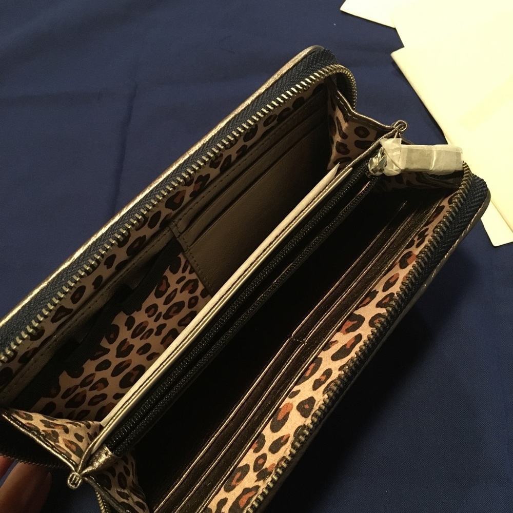 Juicy Couture - Robertson Zip Continental Wallet - Picture 4 of 6
