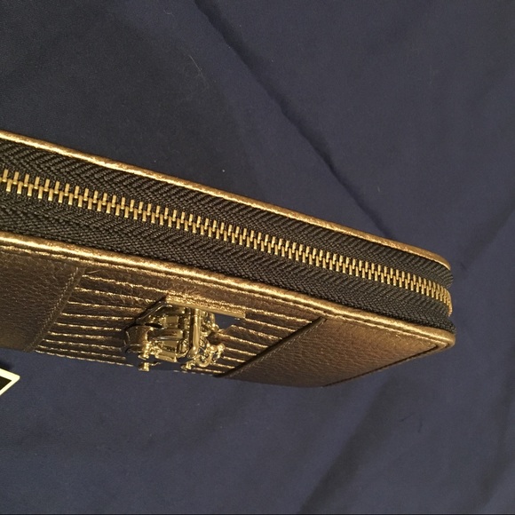 Juicy Couture - Robertson Zip Continental Wallet - Picture 6 of 6