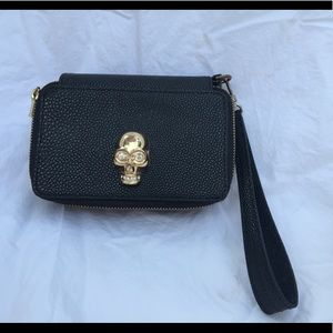 Ebony Stingray Leather Skull Wristlet