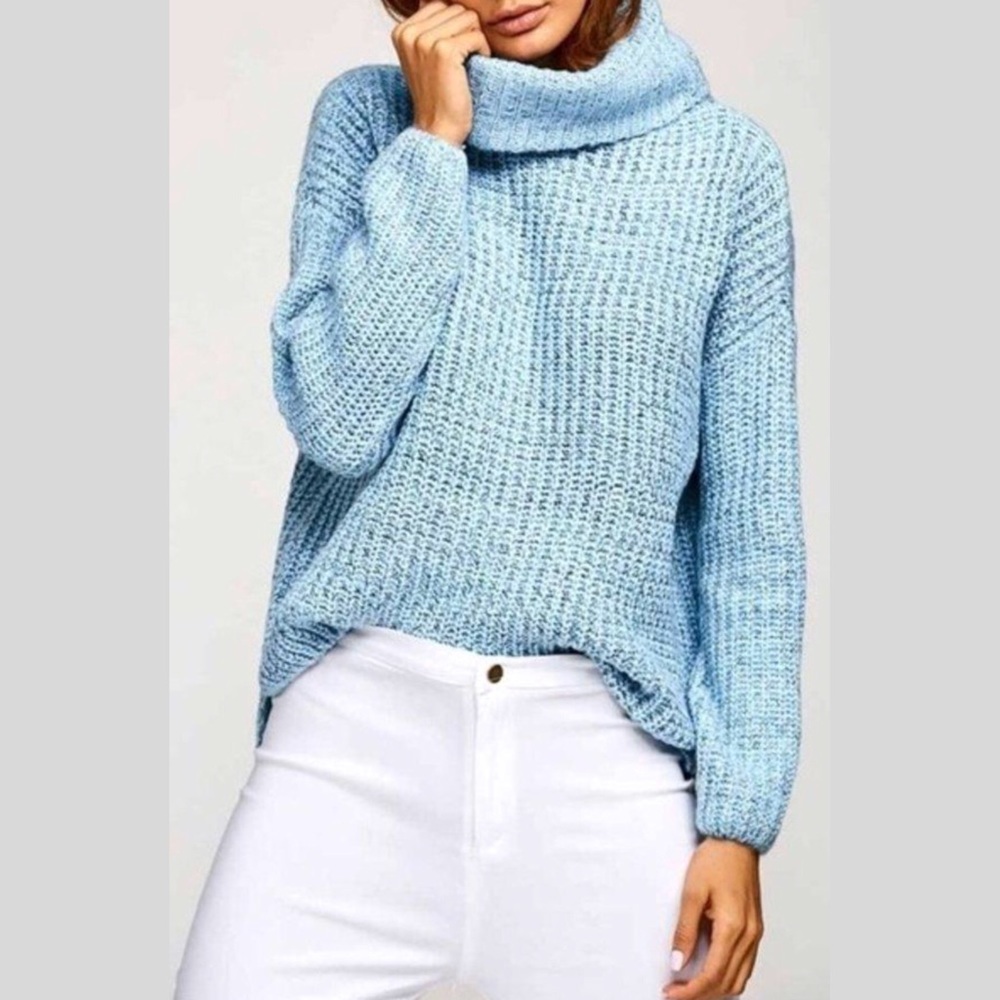 SOLD OUT❄️ Soft Blue Sweater - Picture 4 of 8