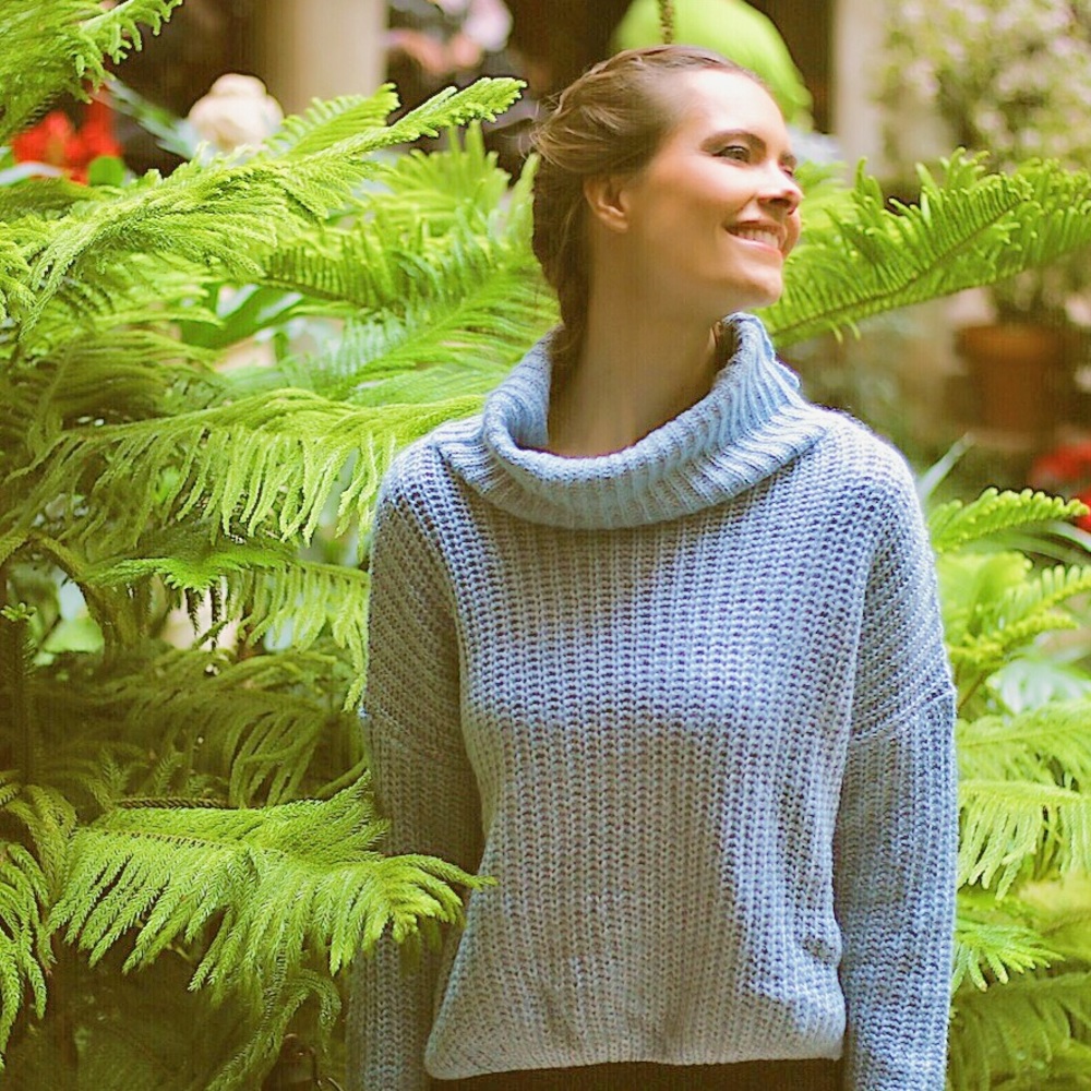 SOLD OUT❄️ Soft Blue Sweater - Picture 6 of 8