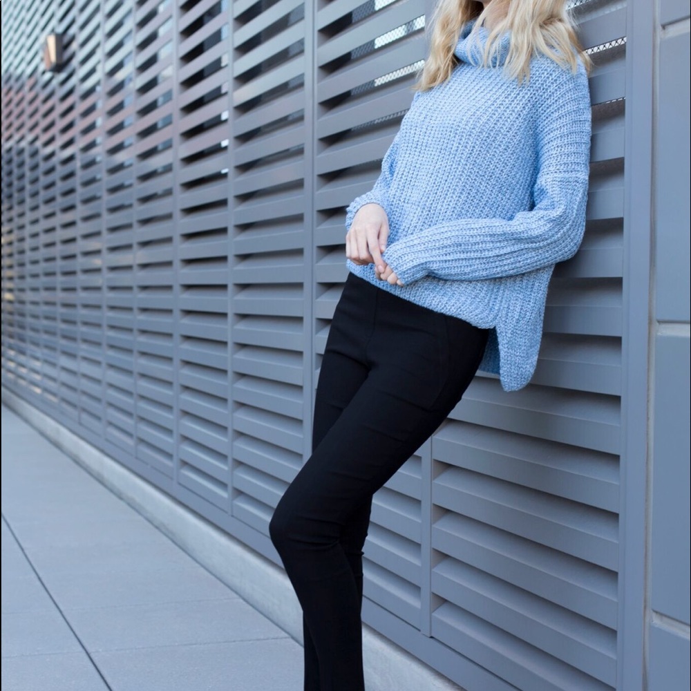 SOLD OUT❄️ Soft Blue Sweater - Picture 7 of 8