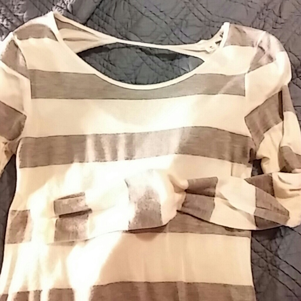 Women's lightweight knit sweater