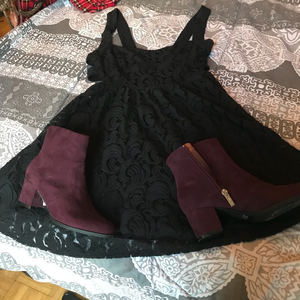 A cute free people LBD lace dress