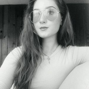 Meet your Posher, Daphne