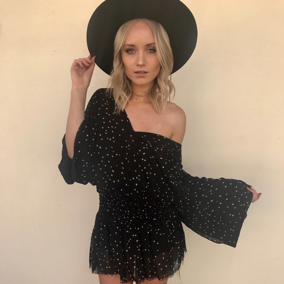 LAST 1️⃣ V Neck Star Print Mini Dress - Picture 2 of 9