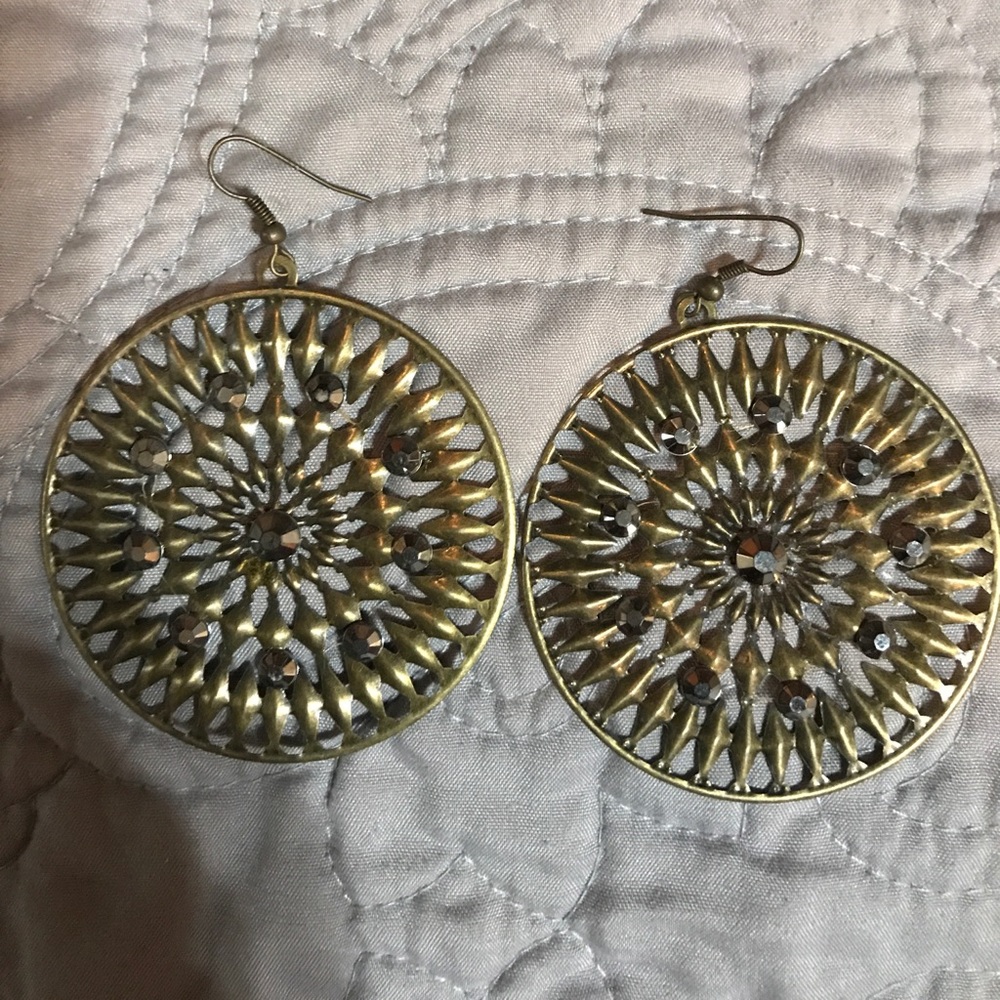 Dangling Hoop Earrings w Sparkly Brown Stones.