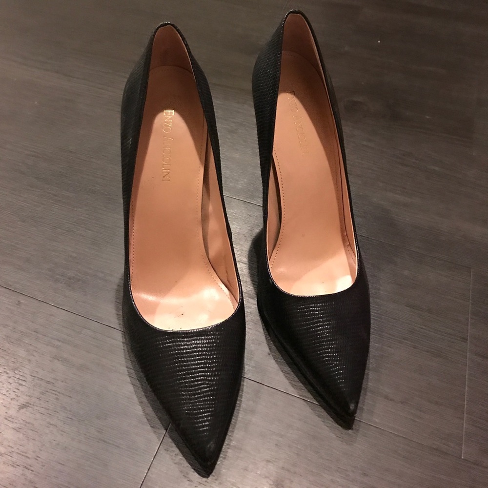 Balck Pumps
