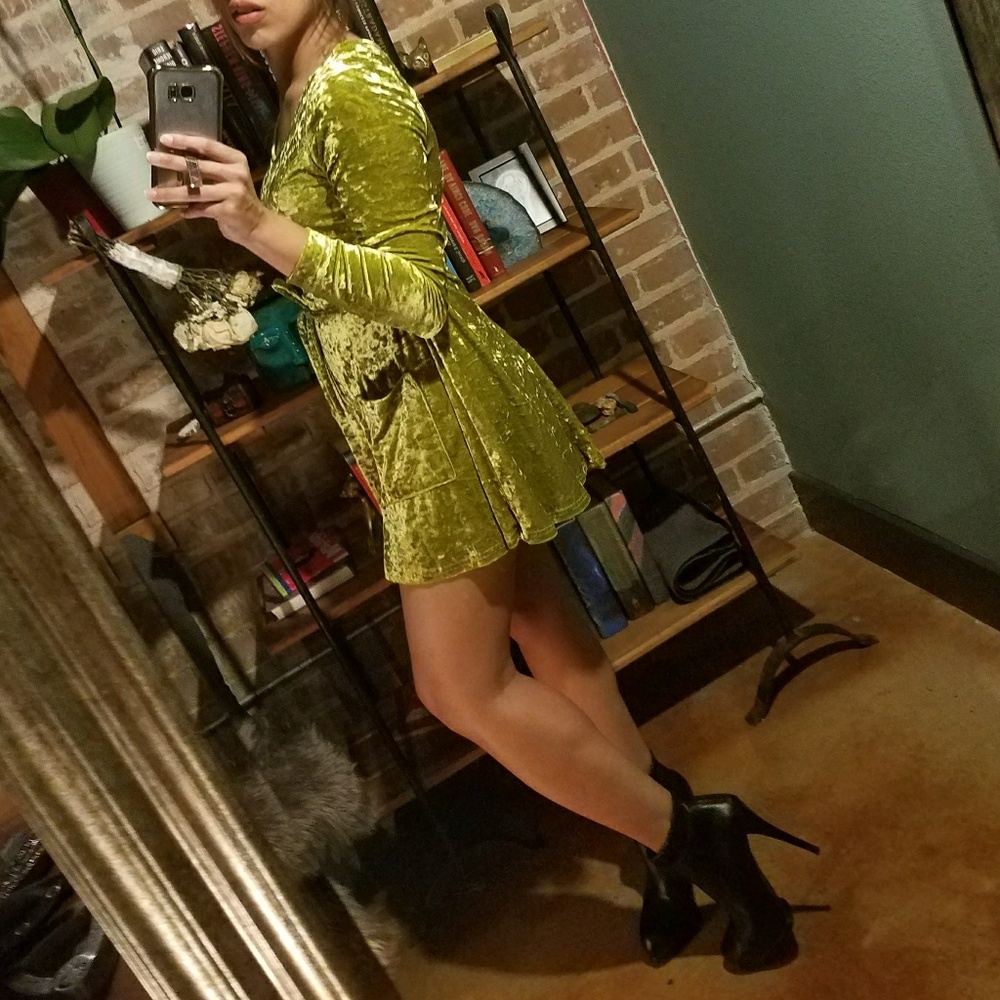 Green Velvet Long Sleeve Shirt Dress