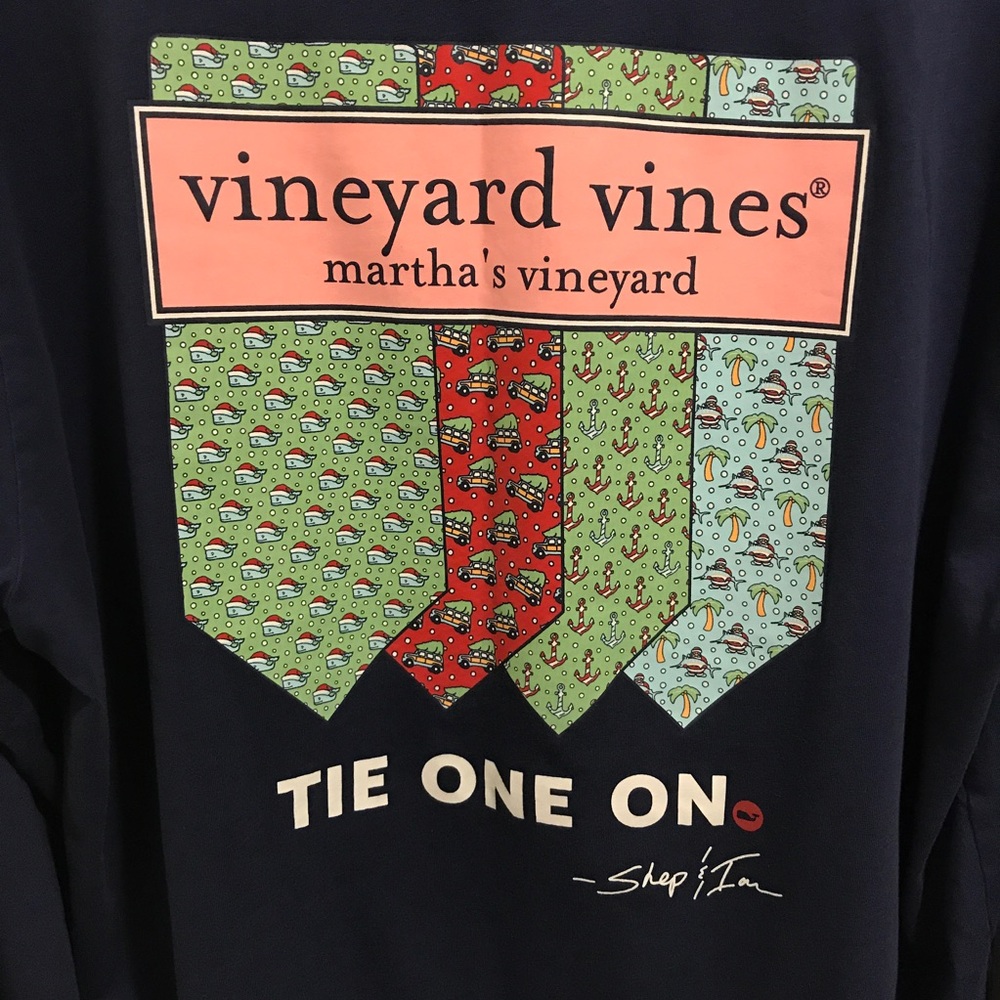 Vineyard vines Christmas ties pocket tee