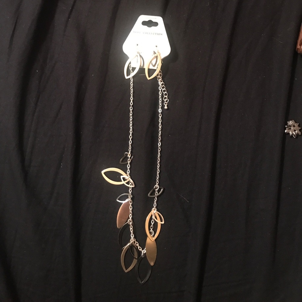 Eating/ necklace combination