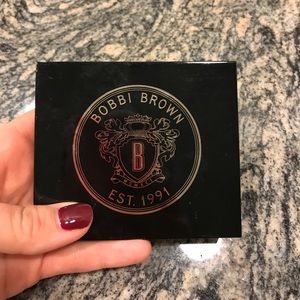 New with plastic. Bobbi Brown eye shadow palette