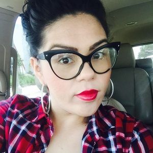 Meet your Posher, Karla