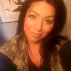 Meet your Posher, Leticia