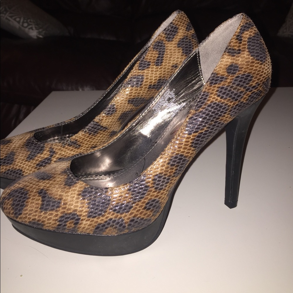 Cheetah print heels NEVER WORN