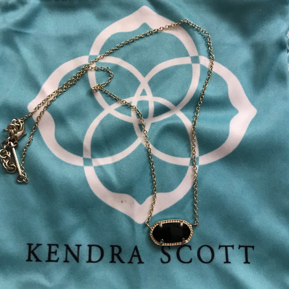 Kendra Scott necklace