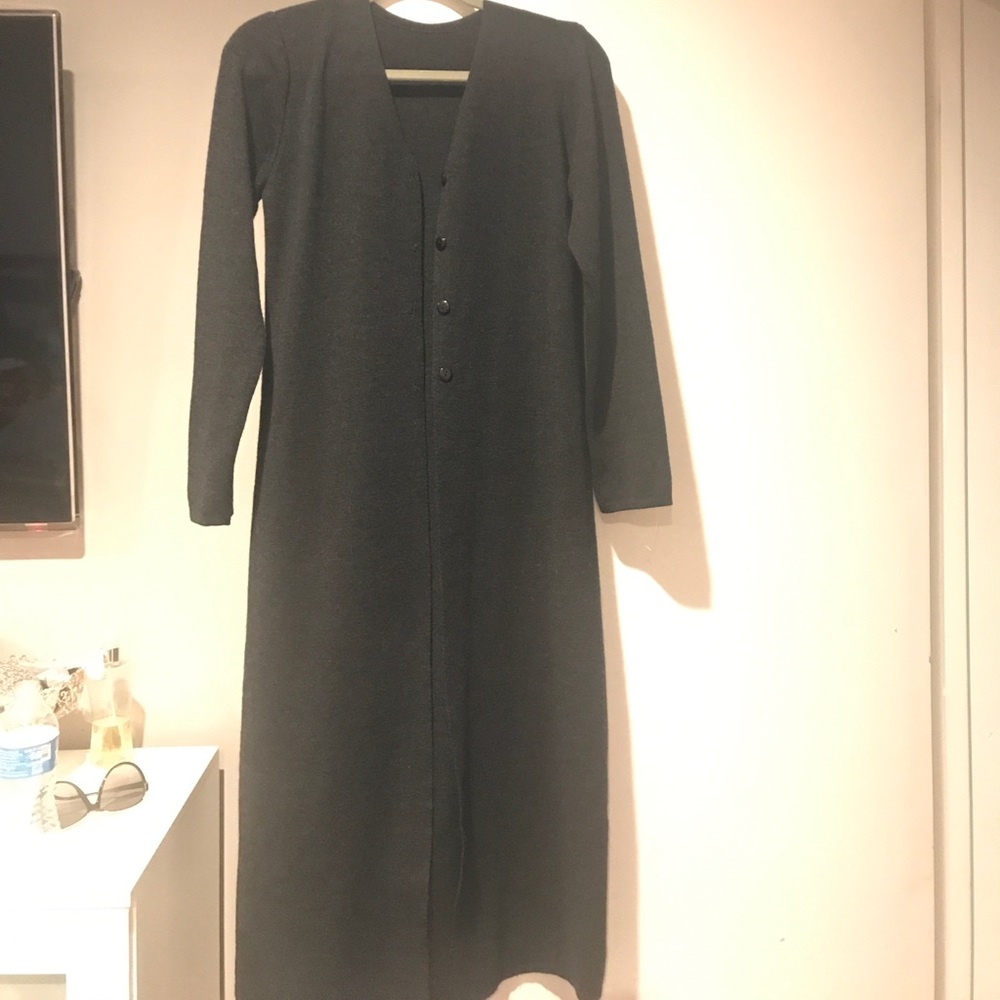 This is a vintage long cardigan!!