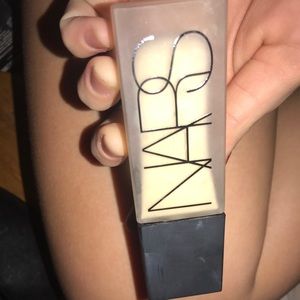 NARS all day luminous weightless foundation