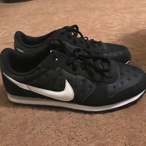 Women’s black Nike’s