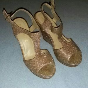 Rampage open toe gold glitter wedges
