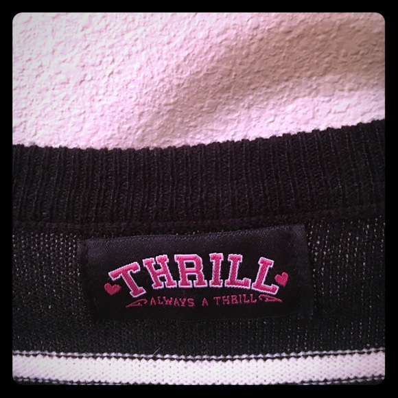 Black and White V Neck Sweater - Picture 2 of 5