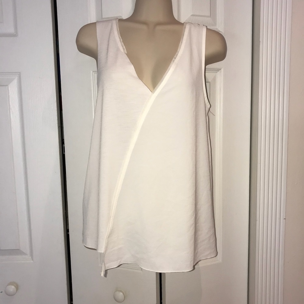 NWT Express White Top | S