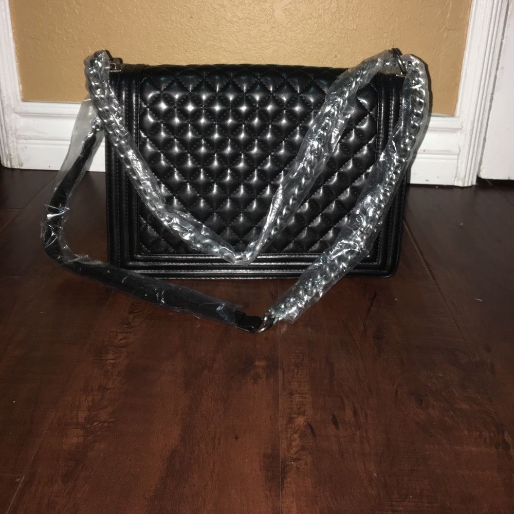 PLEASE READ! Large quilted handbag