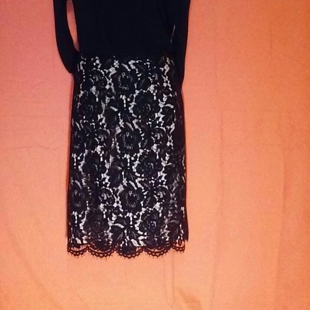 Vince Camuto black lace skirt size 10