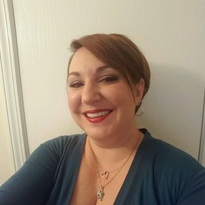 Meet your Posher, Connie