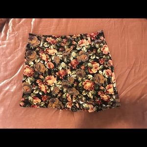 ✨VELVET vintage inspired floral shorts✨