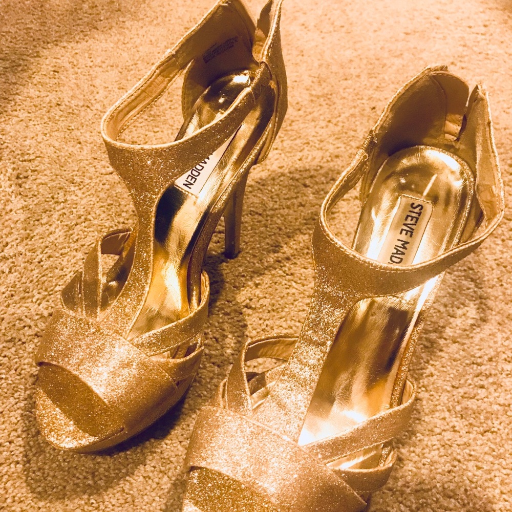 Steve Madden Gold Glittery Platform Pumps