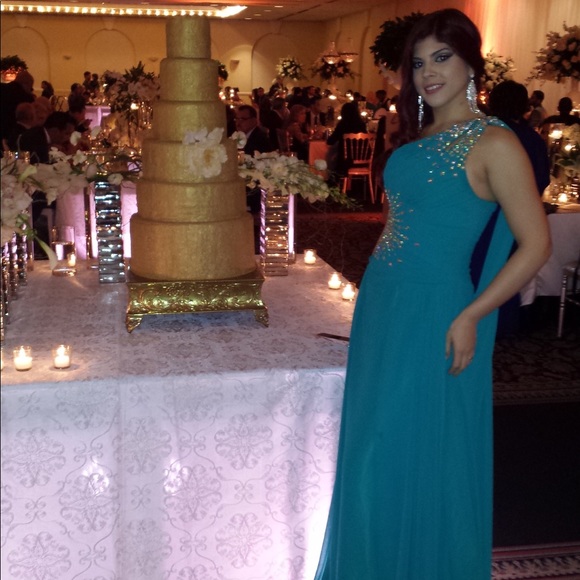 Evening gown - Picture 2 of 2