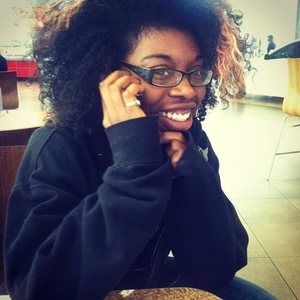 Meet your Posher, Desi