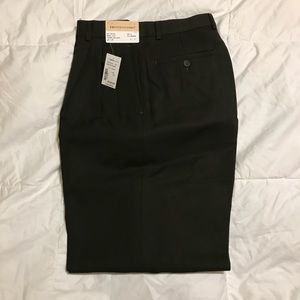 NWT black pleated 100% wool dress pants, 35" waist