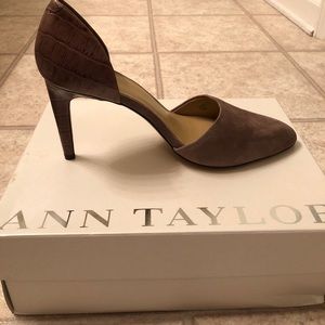 Ann Taylor Taupe Latte Size 7 Heels