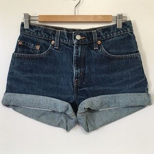 High waisted Levi shorts
