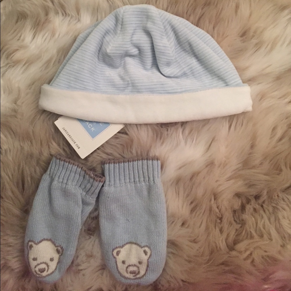 Boy's 12-18 month mitten/hat set