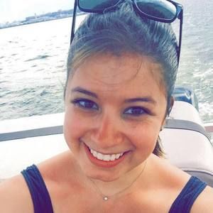 Meet your Posher, Stefany