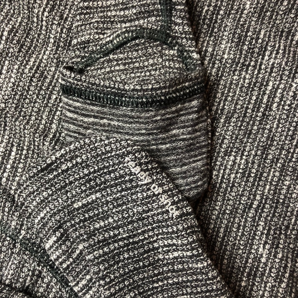 Lululemon Base Runner Grey Pullover - image 5