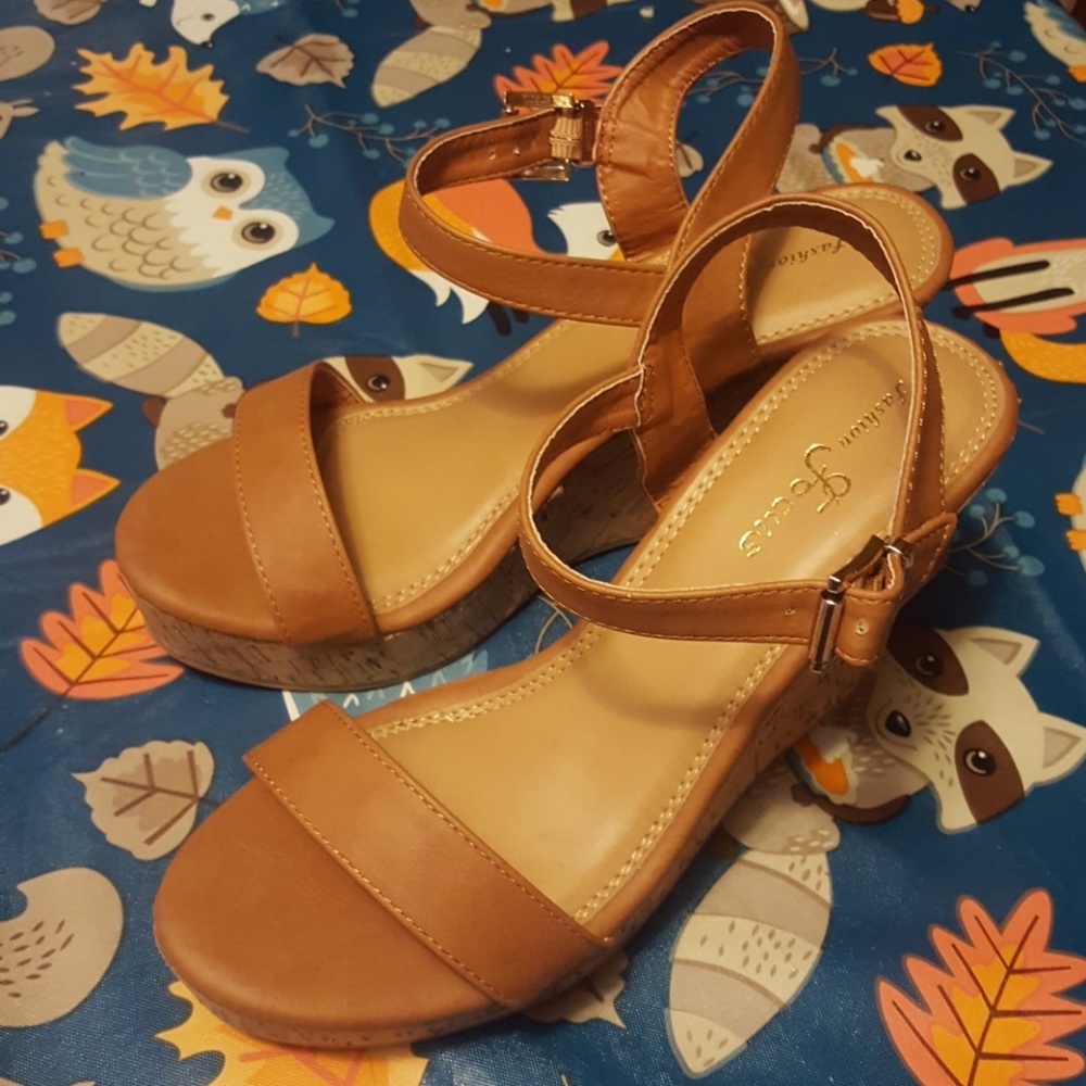 NWOT never been worn size 8.5